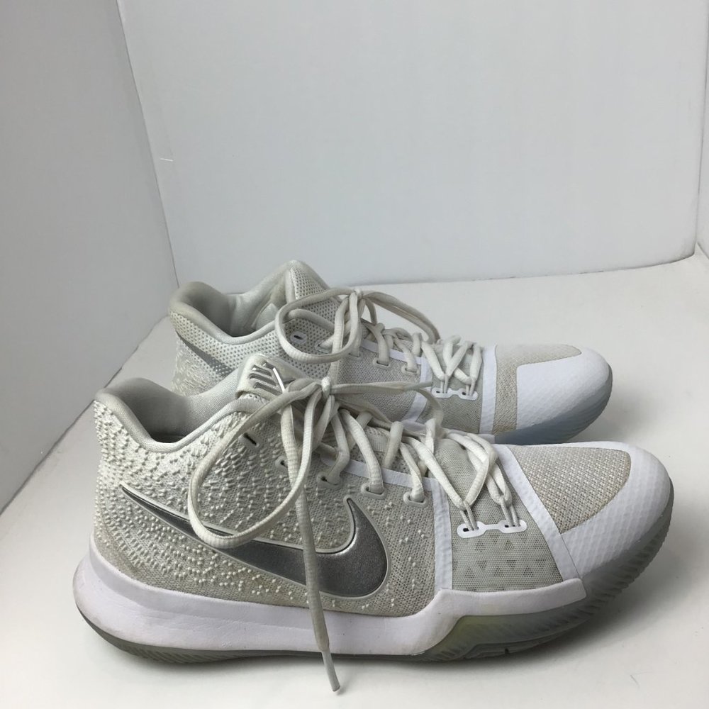 Nike Kyrie 3 White Chrome Size 9.5 - Picture 3 of 8